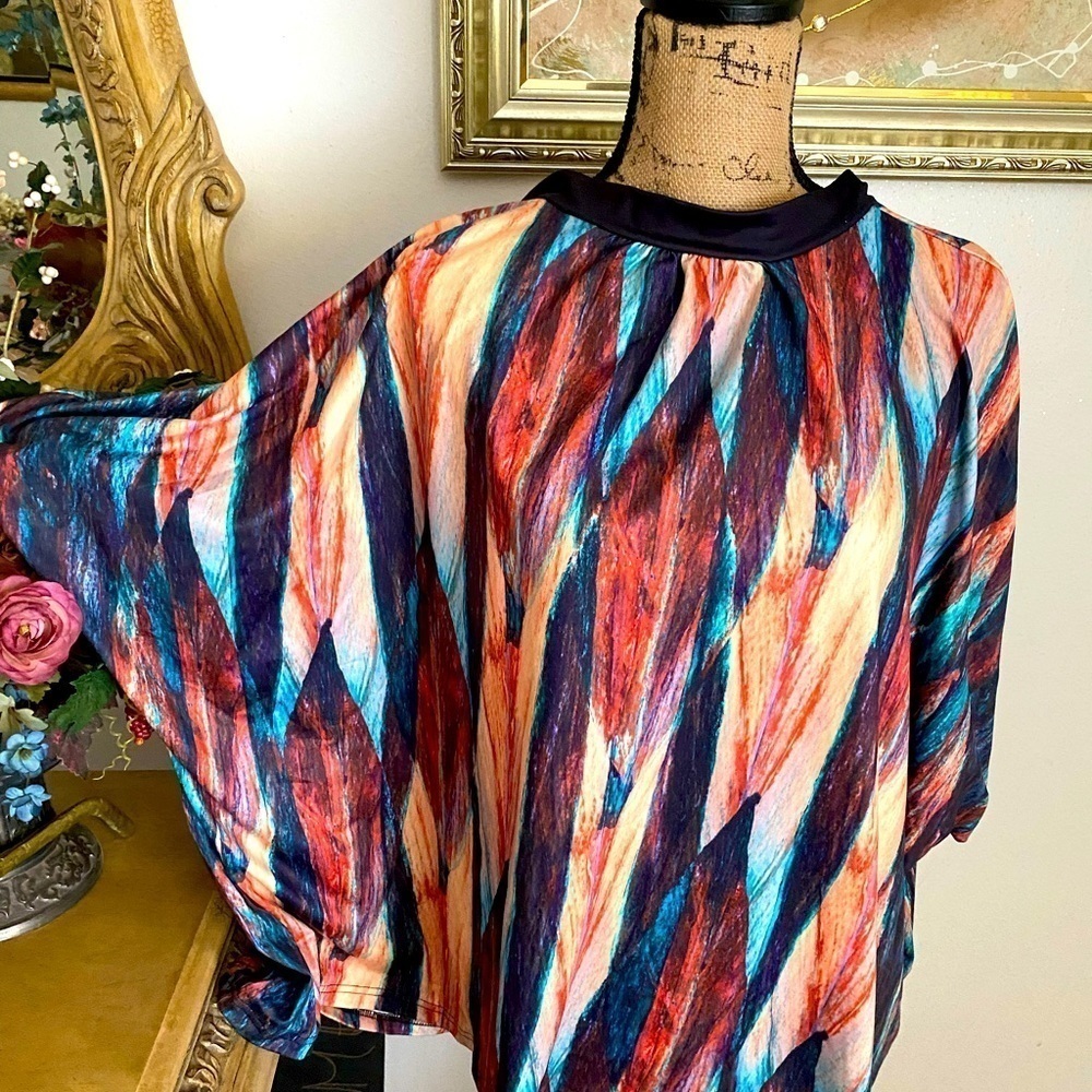 NEW Pixie Lady multi color tunic with a tie in the back. Size XL. - Picture 2 of 5